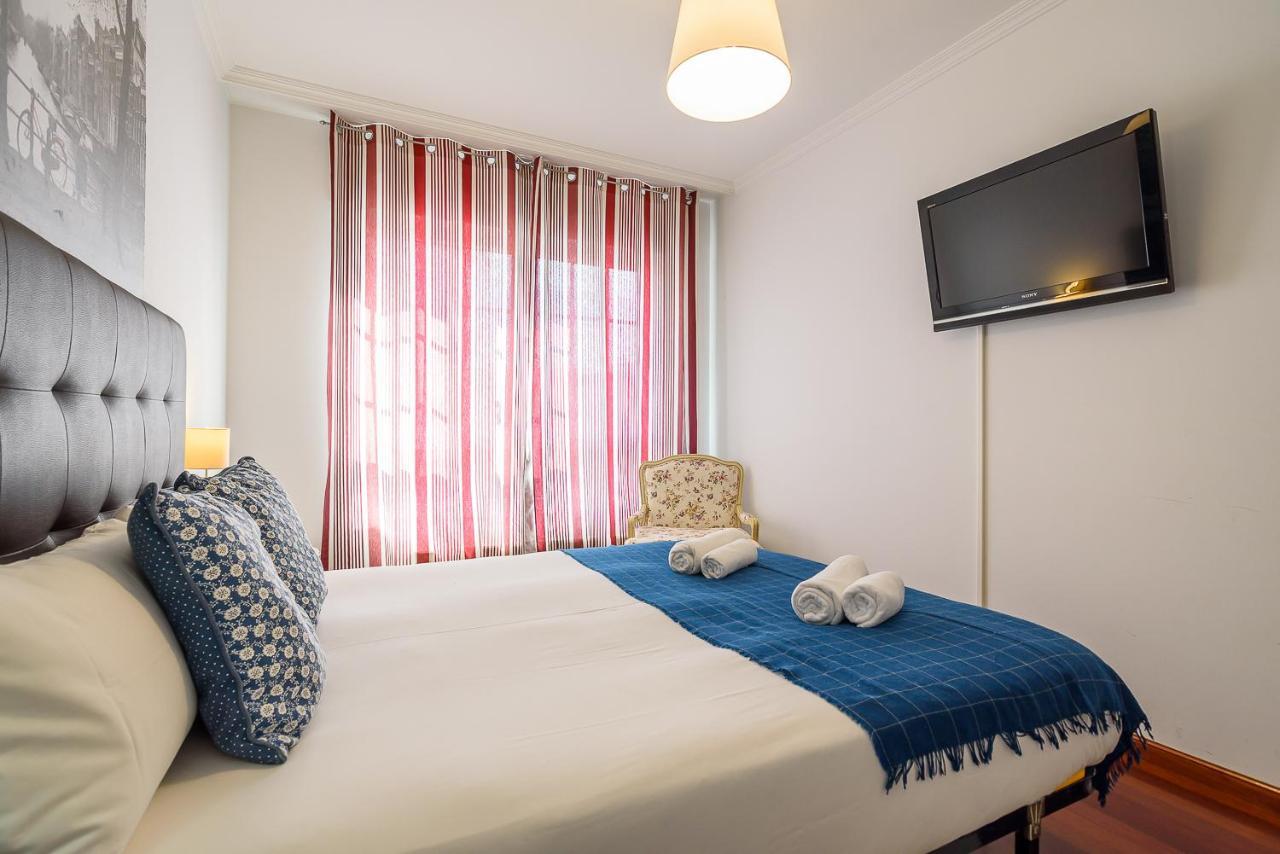 O Faro Apartments Ribadeo Kültér fotó
