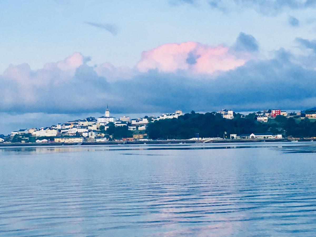 O Faro Apartments Ribadeo Kültér fotó